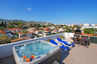 Isla de Benalmádena 1, Jacuzzi, 80m from the sea, AC, BBQ, Private parking, big Terrace - Benalmádena - 9