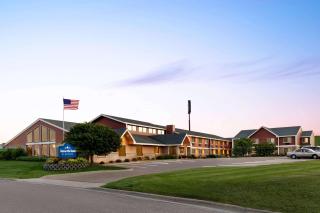 AmericInn by Wyndham Sauk Centre - Sauk Centre - 7