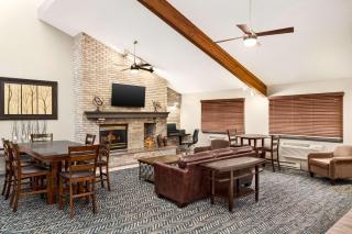 AmericInn by Wyndham Sauk Centre - Sauk Centre - 4