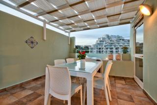 St Julians Seaviews HillTop House - 6