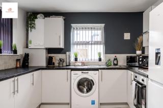 Immaculate 4 bed in Liverpool By Hinkley Homes Short Lets & Serviced Accommodation - Liverpool - 5