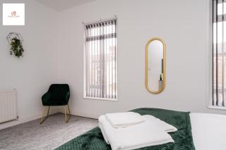 Immaculate 4 bed in Liverpool By Hinkley Homes Short Lets & Serviced Accommodation - Liverpool - 4