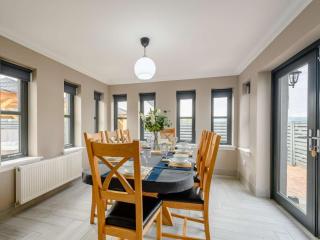 Westertonhill 3 Double Bed Lodge Sleeps 8 With Hot Tub Hire Available - 5