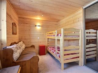 Appartement rénové proche des pistes avec balcon et parking - FR-1-455-70 - 6