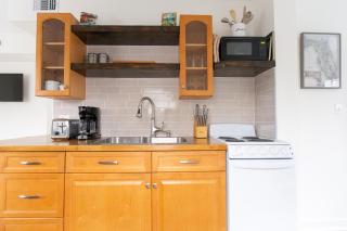 Central & Comfortable Home Walk to the Beach! - Jacksonville Beach - 7