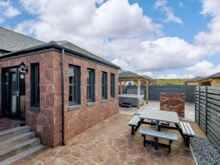 Westertonhill 3 Double Bed Lodge Sleeps 8 With Hot Tub Hire Available - 4