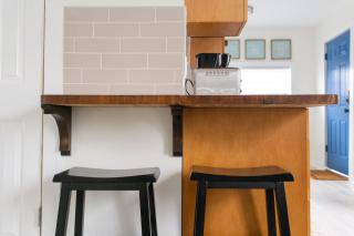 Central & Comfortable Home Walk to the Beach! - Jacksonville Beach - 4