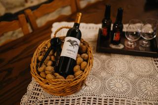 Apanemia Inn House - Lofou - 3
