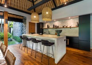 Villa Wolfe by Villa Finder - Seminyak - 4
