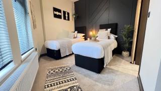 6 Bed House that Sleeps up to 12, close to Elland Rd and City Centre - Beeston Hill - 7