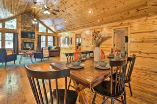 Broken Bow Cabin with Hot Tub about 6 Mi to Lake! - Broken Bow - 4