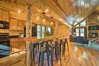 Broken Bow Cabin with Hot Tub about 6 Mi to Lake! - Broken Bow - 1