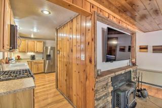 Pet-Friendly Lakeside Cabin with Deck and Grill - Pinetop-Lakeside - 3