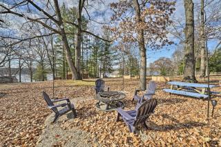 Lakeview Mecosta Cottage with Grill and Fire Pit - Mecosta - 8