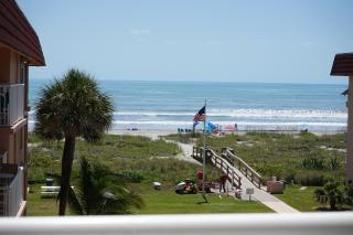 WOW! Updated Oceanfront, Pool Front Spanish Main Condo 45! - Cocoa Beach - 9
