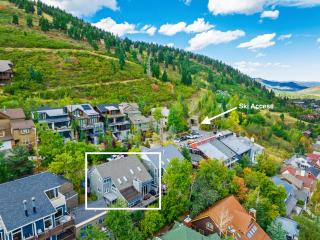 Walk to Skiing and Main Street from Beautiful Old Town Home, Private Hot Tub, Outdoor Firepit - 7