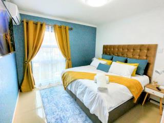 Pristine King Size Bed Apartment In Secure Complex - Durban - 9