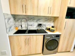 Pristine King Size Bed Apartment In Secure Complex - Durban - 3