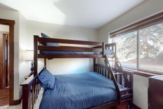 Eagle River Escape - 1