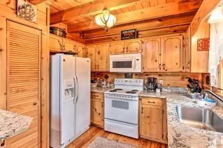 Mnt View Cabin with Hot Tub Near Golf and Fishing - Mineral Bluff - 2