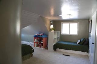 Updated Cottage 3 Bedroom Home With Game Room - 9