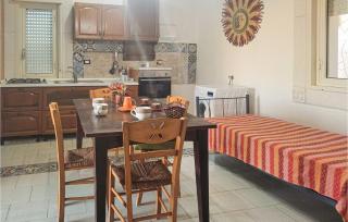 4 Bedroom Stunning Apartment In Ciotta - Torre di Gaffe - 5