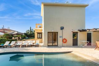 Villa Camelot by Ezoria Villas - Coral Bay - 2