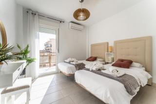 Sea view 2 bedroom apartment 2 min away from the beach - 5