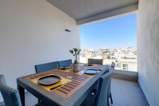Perfect Location Idyllic 2BR Apartment - Sliema - 7
