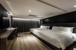 Autumn Willow Hotel - 3