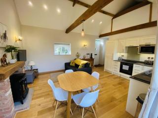 The Stable - For A Unique Retreat - Hooe - 1