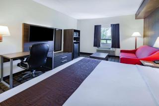 Super 8 by Wyndham Ambassador Bridge Windsor ON - Windsor - 1
