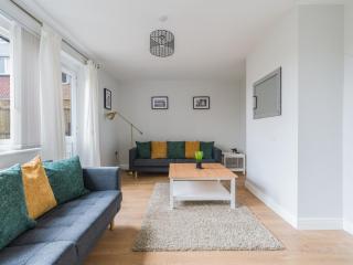 Howick House - Large 3 bedroom house, Gosforth - Kenton - 1