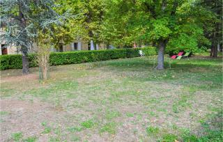 Awesome Apartment In Rustrel - 2