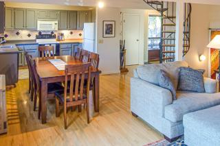 Kingswood Vista 10F - White River Junction - 6