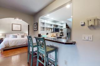 Dartmouth Place Retreat - White River Junction - 4