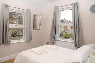 Luxury 5 Star London Apartment - Parking, Garden, nr Greater London Metro Stations - Forest Hill - 2