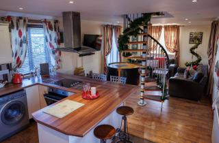Lincoln Holiday Retreat Lodge with Private Hot Tub - Lincoln - 2