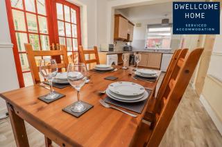 Dwellcome Home Ltd 3 Bedroom Boldon House Ideal for long term contractor, etc stays, Free Parking, Fast WIFI - see our site for assurance - 1