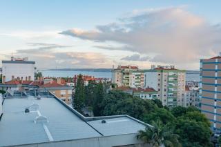 Stylish Apartment W/ River View by LovelyStay - Oeiras - 6