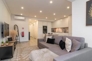 Stylish Apartment W/ River View by LovelyStay - 2