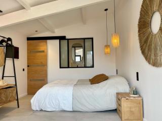 Grand studio rénové de style bohème chic, avec patio & au coeur du village - Saint-Cyr-sur-Mer - 0