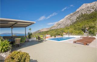 4 Bedroom Stunning Home In Tucepi - 1