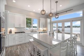 Runyan Lake House / 4 Private Suites - Sleeps 13 - Fenton - 5