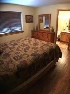 Rustic 2 BR Mountain View-walk to resort - Big Sky - 1
