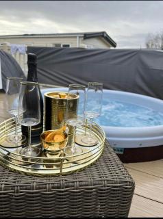 Hot tub breaks Fairways Tattershall lakes - 0