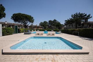 Feel at home in our villa with swimming pool - 9