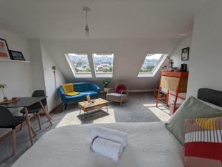 *Large Unique Retro Private Attic & Bathroom* - Brighton & Hove - 0
