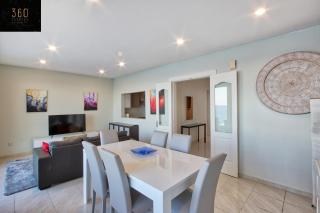 Sliema Seafront 3BR - opposite Beach - AC & Wifi by 360 Estates - 1
