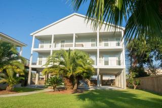 Serene 3BR Apartment 4TVs Free Wi-Fi & Parking -E- - 2